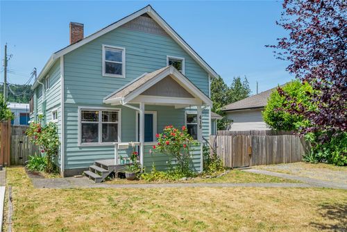 419 Hillcrest Ave, Nanaimo, BC, V9R3M2 | Card Image