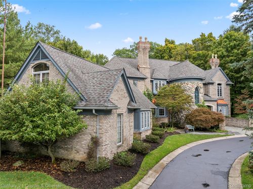 34062 Lyncroft St, Farmington Hills, MI, 48331-3630 | Card Image