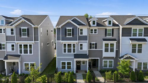211 Pond View Ct, Fuquay-Varina, NC, 27526-4097 | Card Image