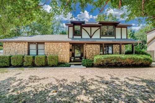 1020 E James St, Derby, KS, 67037-1925 | Card Image