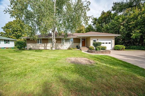 610 W Crest Ln, Ellsworth, WI, 54011-9186 | Card Image