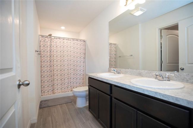 owner's bathroom | Image 22