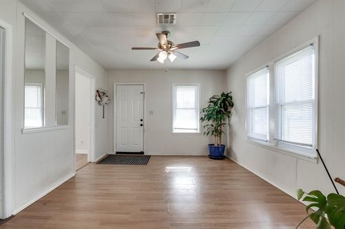 1416 E 9th St, Shawnee, OK, 74801-7812 | Card Image