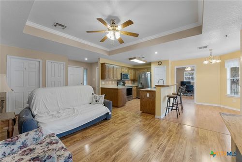 1 Coveview Dr, Belton, TX, 76513-6356 | Card Image