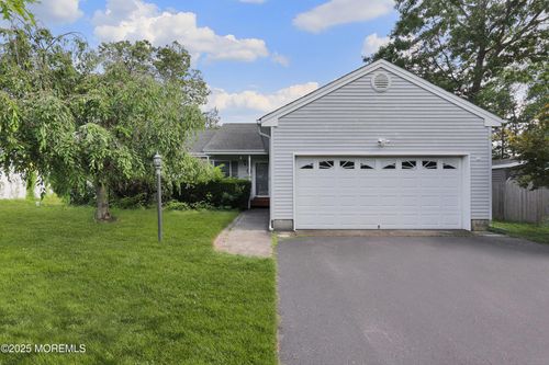 121 Reel Ave, Manahawkin, NJ, 08050-1939 | Card Image