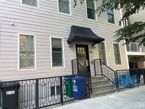 25-39-38 Street, New York, NY, 11103 | Card Image