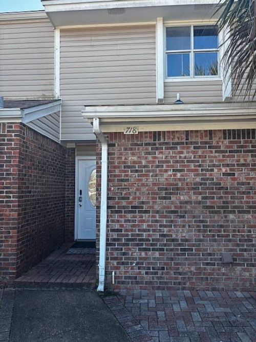 718 Legion Dr, Destin, FL, 32541-2568 | Card Image
