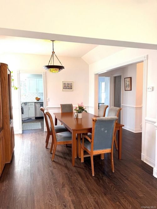 10 Silver Ct, Ridge, NY, 11961-2911 | Card Image