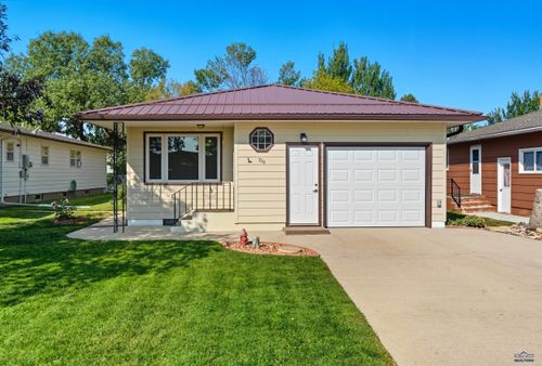 709 Hustead St, Wall, SD, 57790-6125 | Card Image