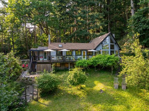 520 Collins Rd, Bowen Island, BC, V0N1G1 | Card Image