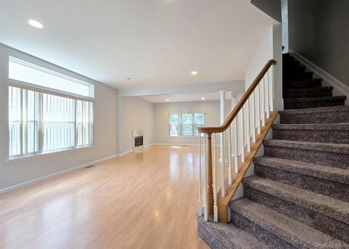 19 Sunflower Ridge Rd, S Setauket, NY, 11720-3702 | Card Image