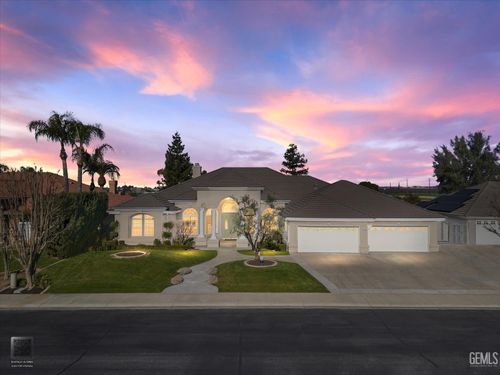 6760 Iron Oak Dr, Bakersfield, CA, 93312-5046 | Card Image