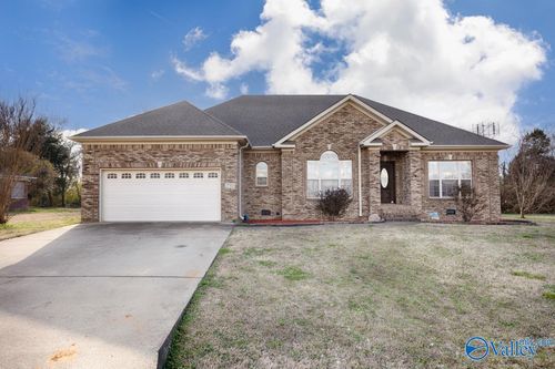 27503 Michael Ln, Toney, AL, 35773-8386 | Card Image