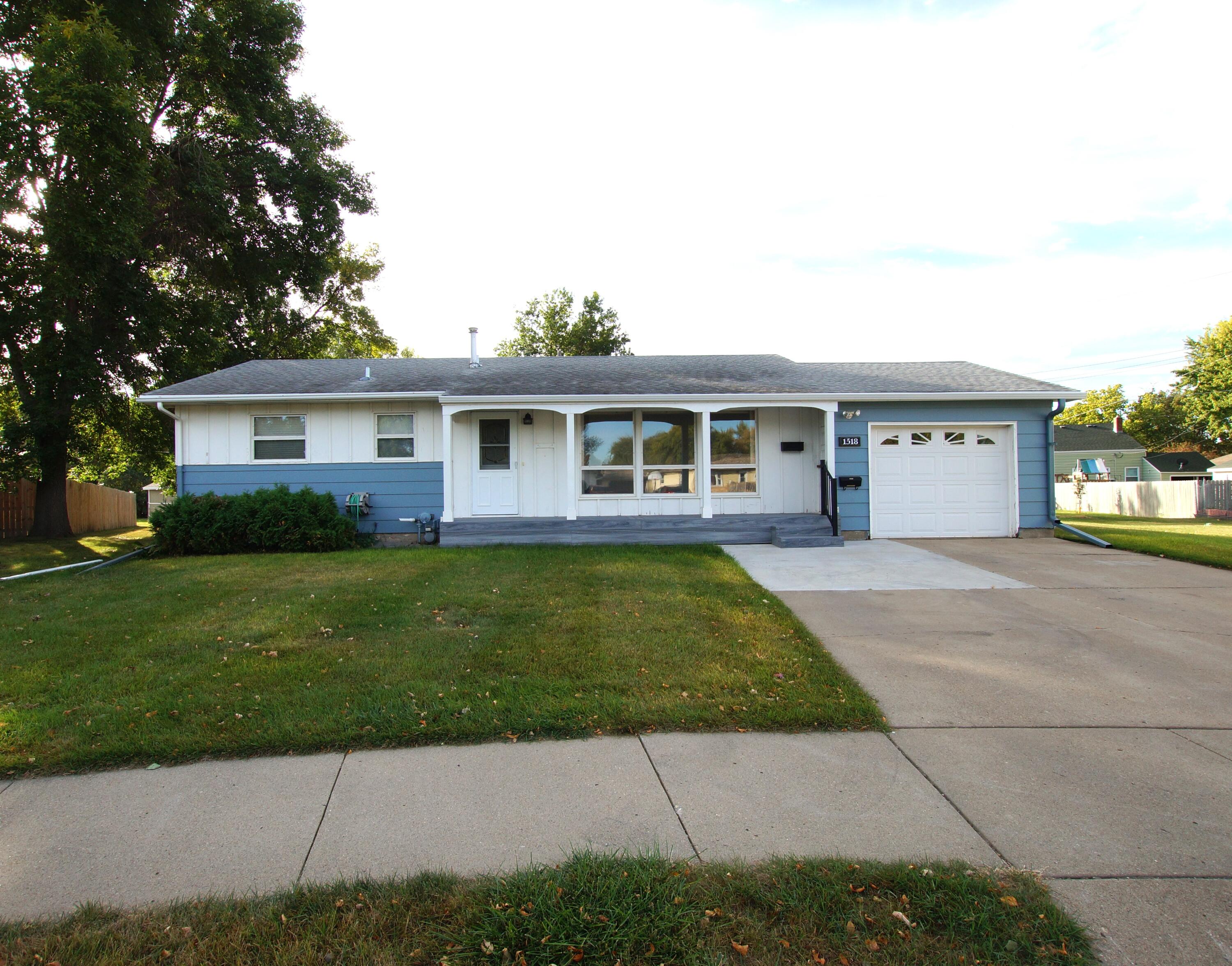 Marsie Cir, Aberdeen, SD 57401