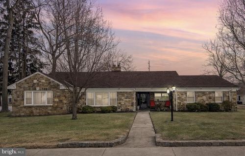 1114 Salem Rd, Burlington, NJ, 08016-2528 | Card Image