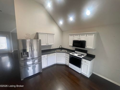 6813 Woodhaven Pl Dr, Louisville, KY, 40228 | Card Image