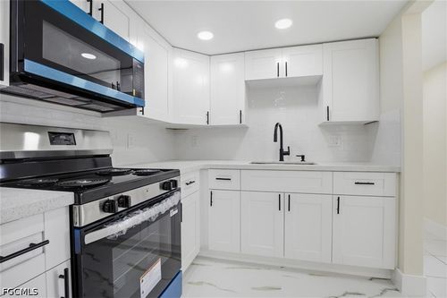 205-3704 Broadway, FORT MYERS, FL, 33901-8120 | Card Image