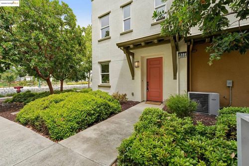 422 Mitchell Ave, Alameda, CA, 94501-7207 | Card Image