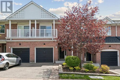 10 Tamarack Cir, Etobicoke, ON, M9P3T9 | Card Image