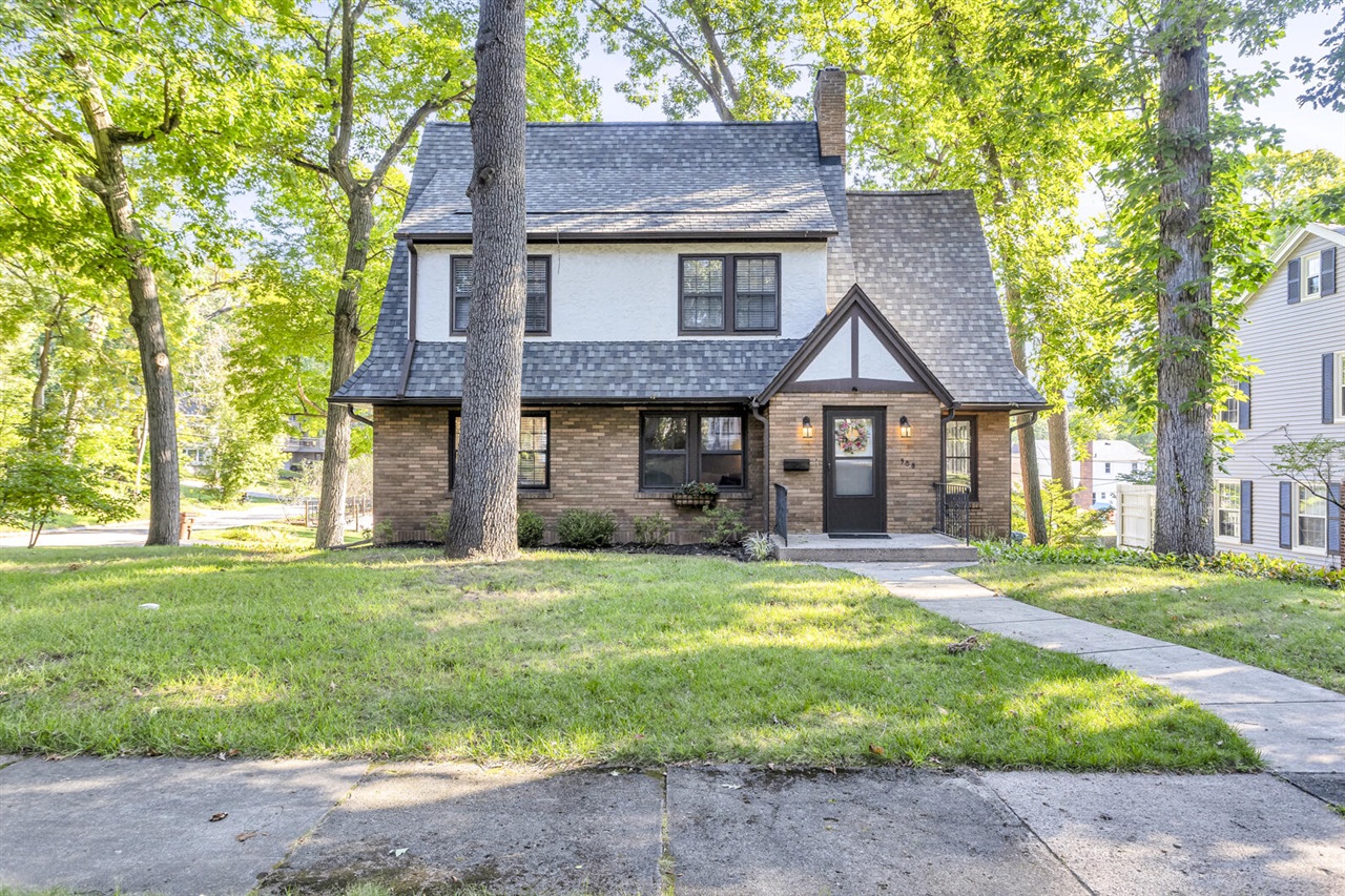 Brighton Rd, Jackson, MI 49203