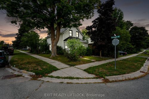 378 London St, Peterborough, ON, K9H2Z8 | Card Image