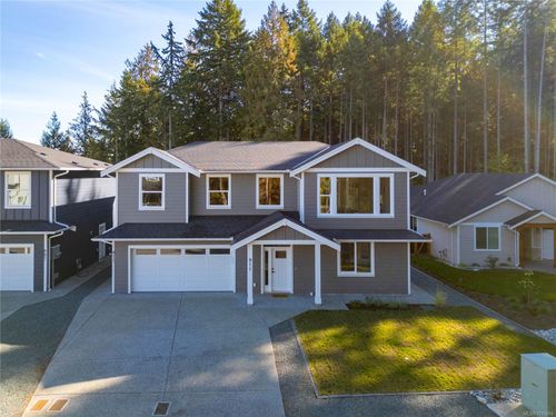 811 Stringer Way, Ladysmith, BC, V9G0A7 | Card Image