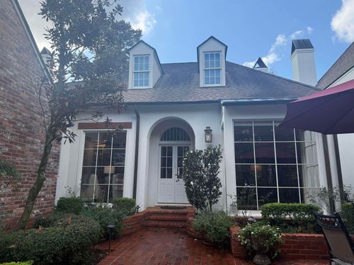 18624 Amen Cor, Baton Rouge, LA, 70810-8927 | Card Image