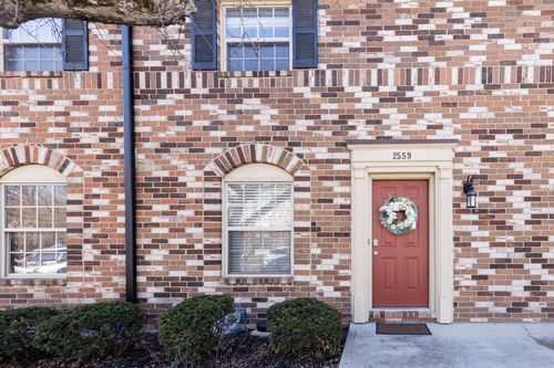 2559 Olde Hill Ct S, Columbus, OH, 43221-3634 | Card Image