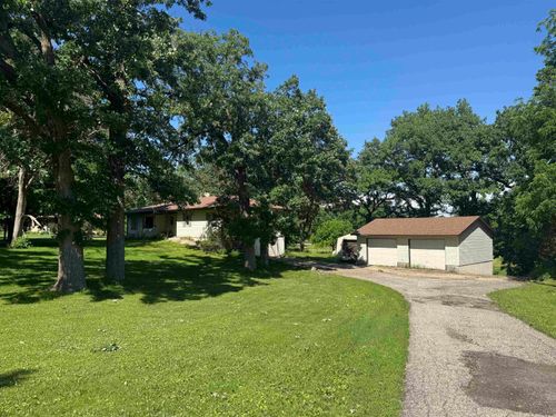 1826 Cedar View Road, Charles City, IA, 50616 | Card Image