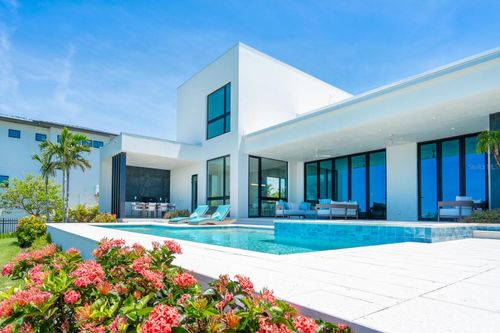 622 Bayshore Dr, Osprey, FL, 34229-9581 | Card Image