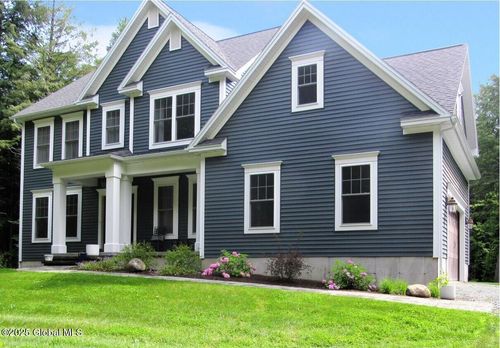 2 Cannon Royal Dr, Saratoga Springs, NY, 12866-8886 | Card Image