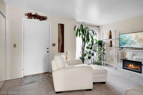 17-20937 Sherman Ave, Southfield, MI, 48033-6663 | Card Image