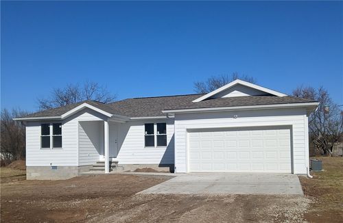 100 W 7th St, Green Forest, AR, 72638-3792 | Card Image