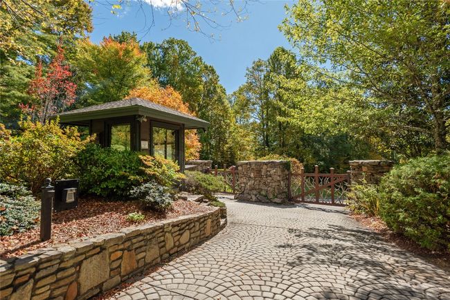 19 Indian Falls Way, House other with 3 bedrooms, 3 bathrooms and null parking in Lake Toxaway NC | Image 45