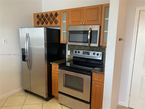 1113-1 Glen Royal Pkwy, Miami, FL, 33125-5289 | Card Image