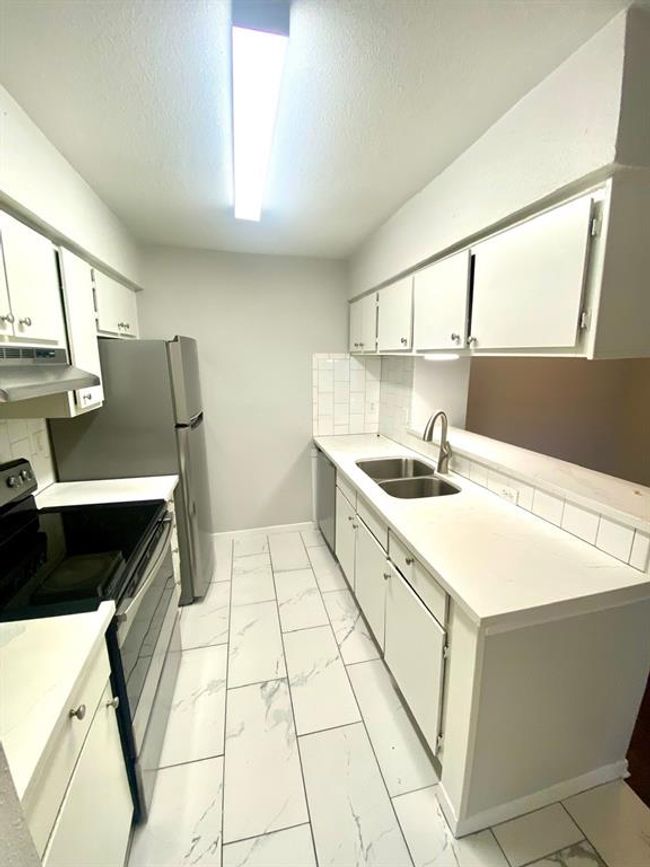 APT-707 - 9000 Bissonnet St, Townhouse with 2 bedrooms, 1 bathrooms and null parking in Houston TX | Image 12