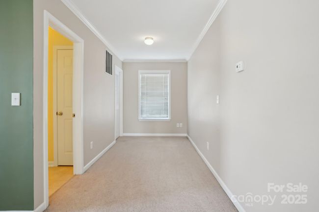 Upper Den/Family Room | Image 23
