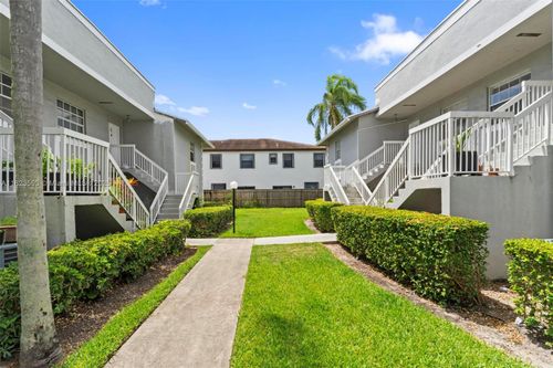 20410a-464 Ne 210th Circle Ter, Miami, FL, 33179-5237 | Card Image
