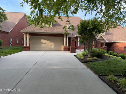 1476 Cottage Glen Ln, Maryville, TN, 37801-5804 | Card Image