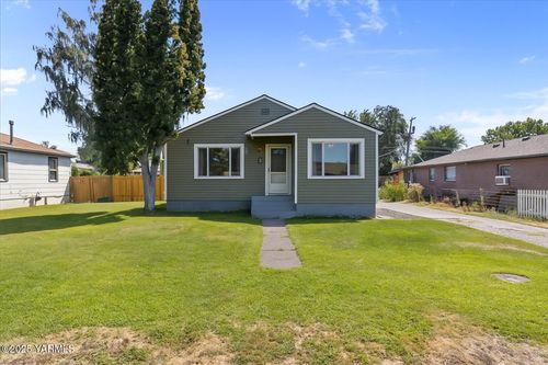 1313 S 8th Ave, Yakima, WA, 98902-5512 | Card Image