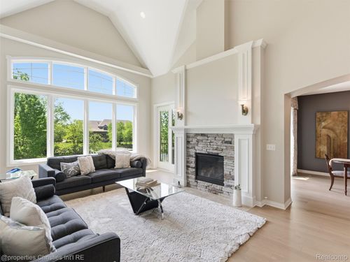 10822 Sparkling Waters Ct, South Lyon, MI, 48178-9494 | Card Image