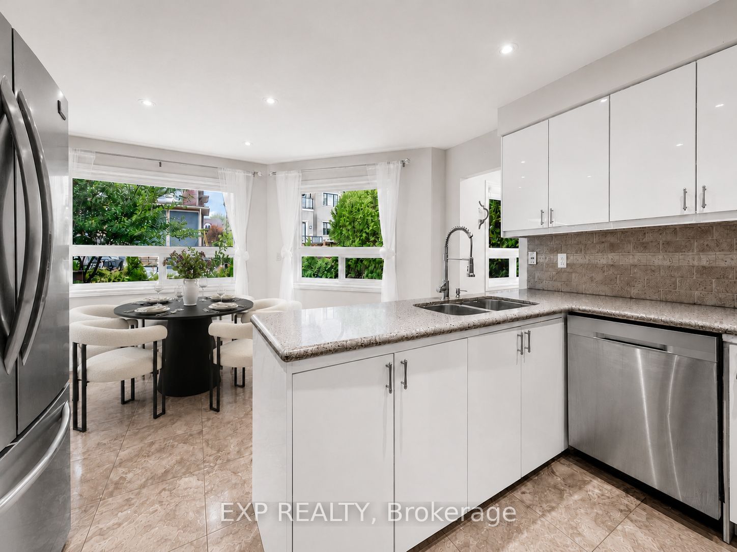 Residential in Richmond Hill 4