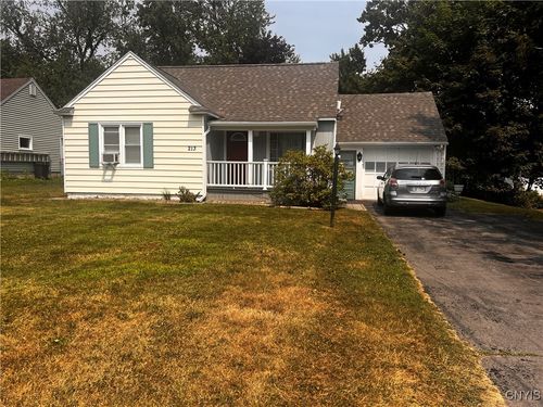 213 Ridgewood Dr, North Syracuse, NY, 13212-3221 | Card Image
