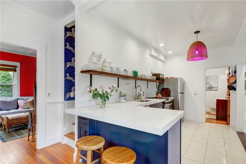 24 Hunter Ave, Newport, RI, 02840-2860 | Card Image