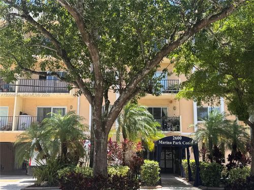 3f-a-2600 Ne 135th St, North Miami, FL, 33181-3598 | Card Image