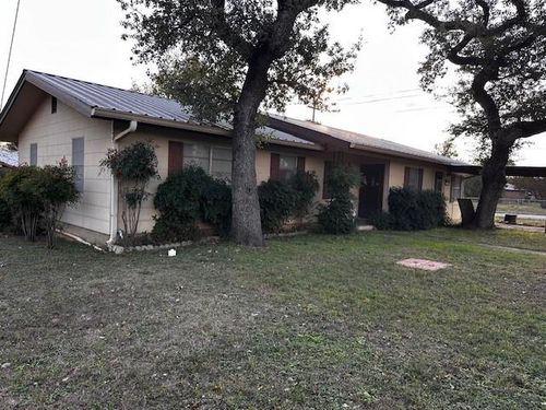 605 W Ash Dr, Johnson City, TX, 78636 | Card Image