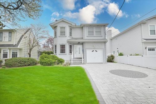 26 Maeder Ave, Merrick, NY, 11566-2322 | Card Image