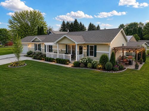 50306 Pleasant St, Dowagiac, MI, 49047-8738 | Card Image