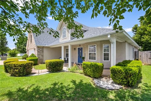 1011 W Green Acres Pl, Rogers, AR, 72758-6414 | Card Image