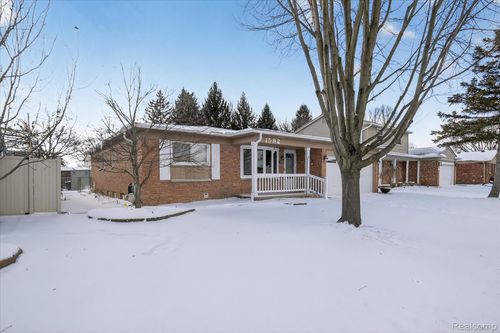 1592 Crimson Dr, Troy, MI, 48083-5505 | Card Image